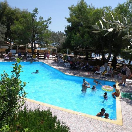 Hotel Petit Village Erétria Extérieur photo